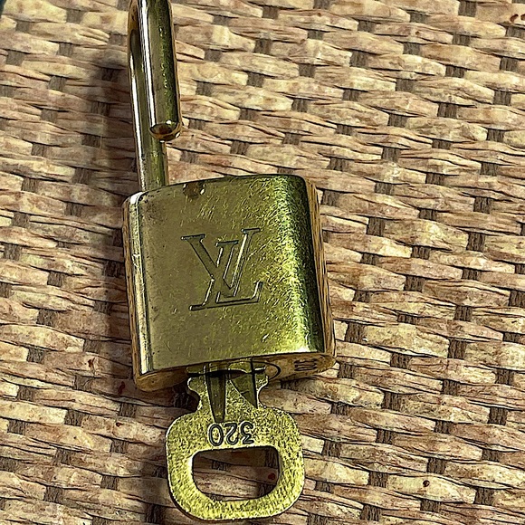 Lot of 2 Authentic Louis Vuitton Lock and Key Sets  #319 and #320 - Picture 9 of 13